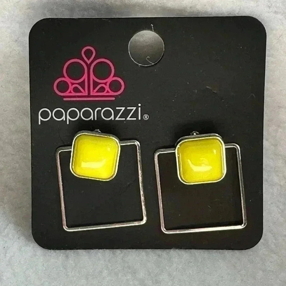 Yellow Jacket Earrings - Picture 2 of 4